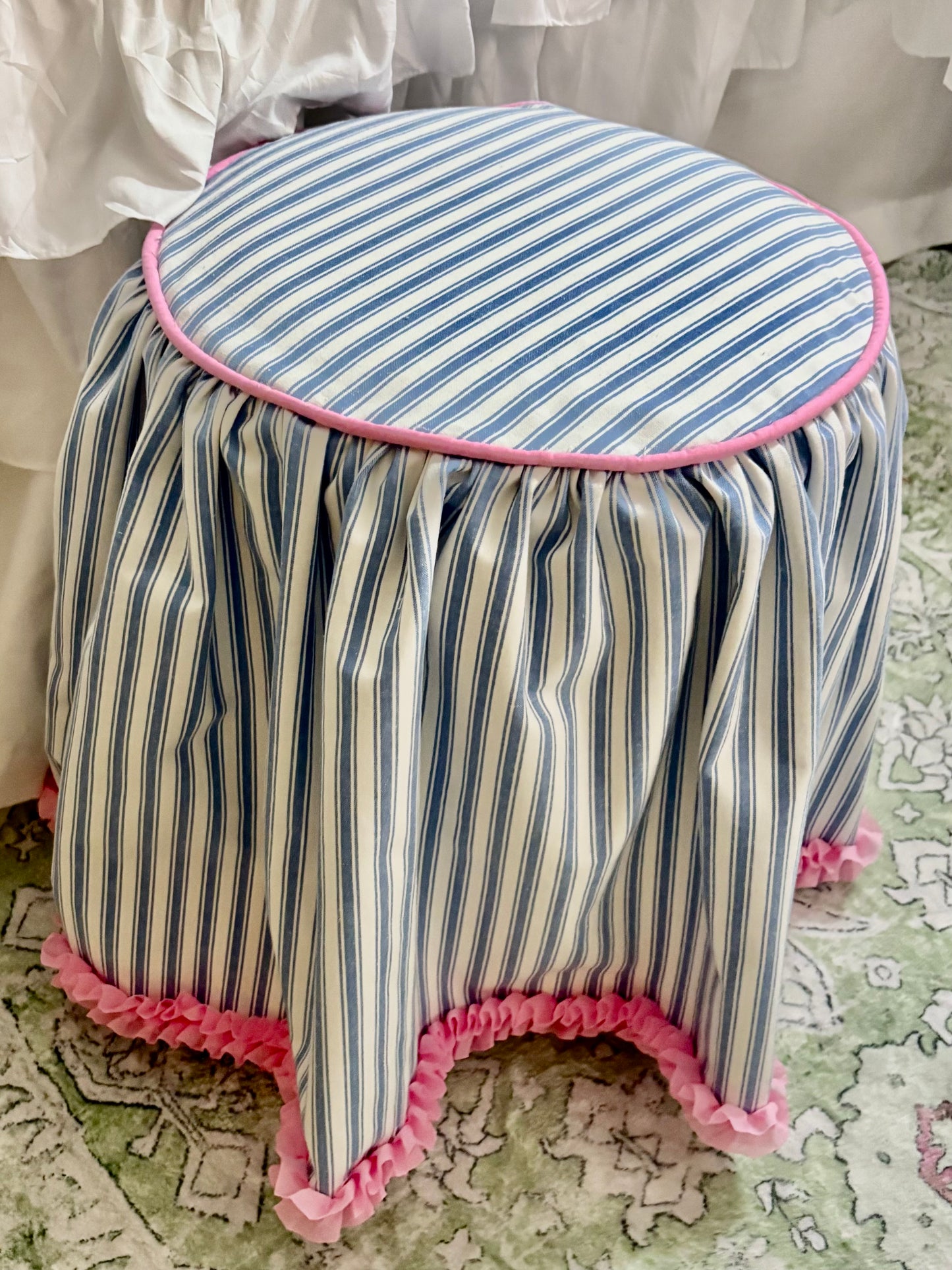 Round Ruffled Ottoman cover (sewing only)